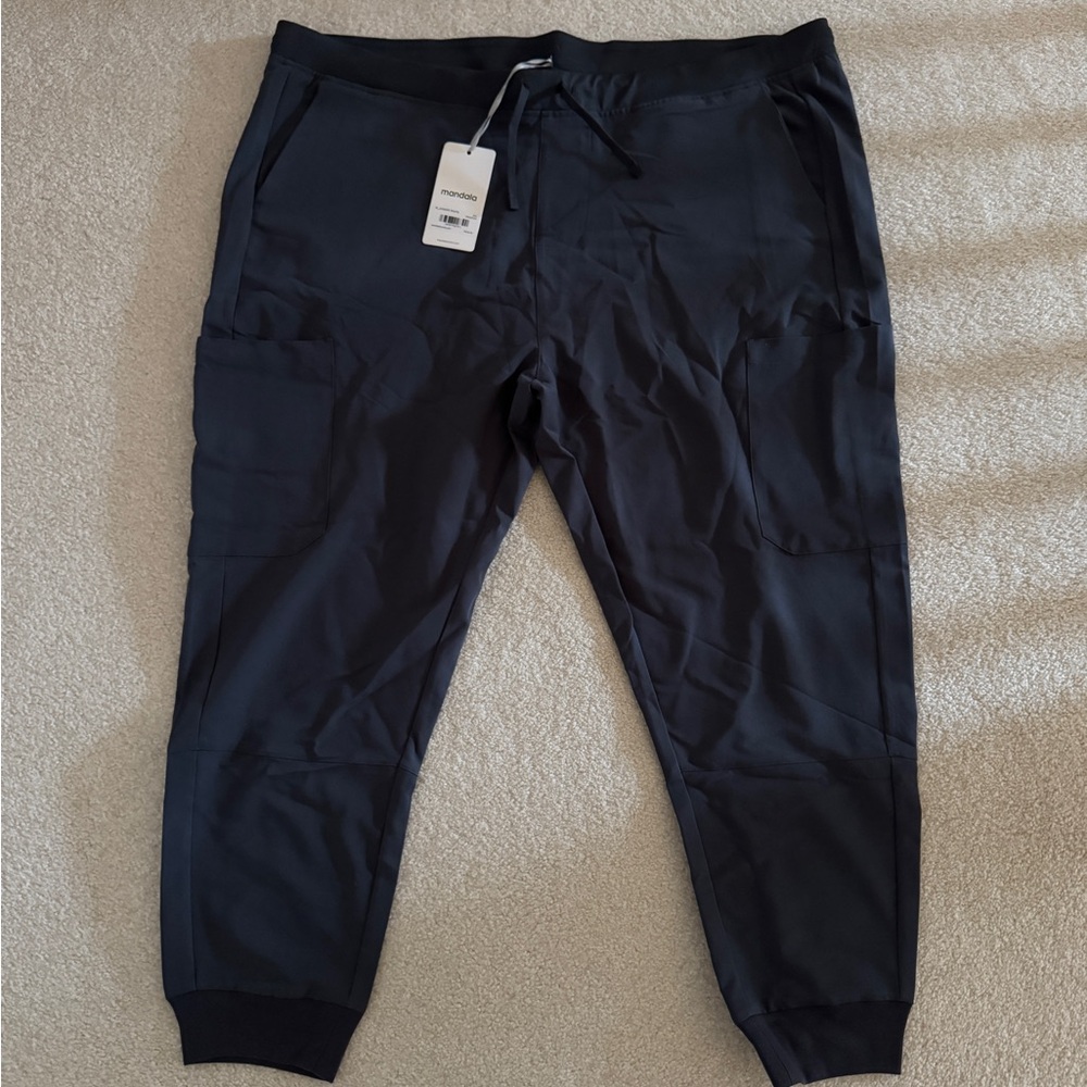 men’s dark grey jogger pants scrubs